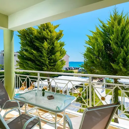 Lafeyra Apartament *