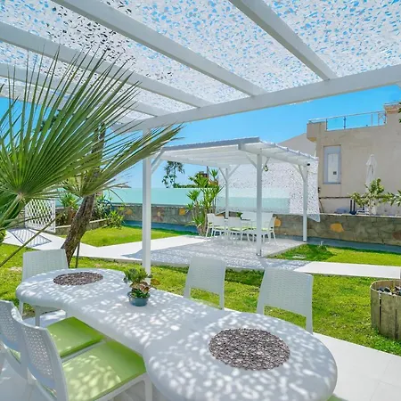 Lafeyra Apartman Limenária