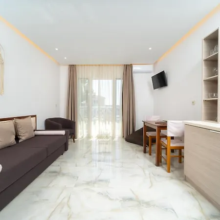 Lafeyra Apartman Limenária